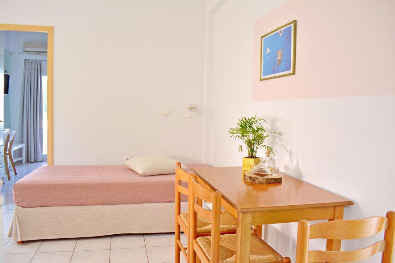 Melina'S House Aparthotel Stalós Екстериор снимка